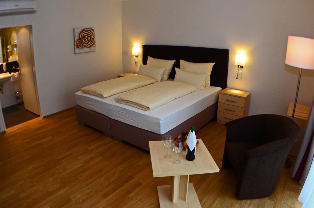 Hotel-Restaurant Sebastianushof บอนน์ ภายนอก รูปภาพ